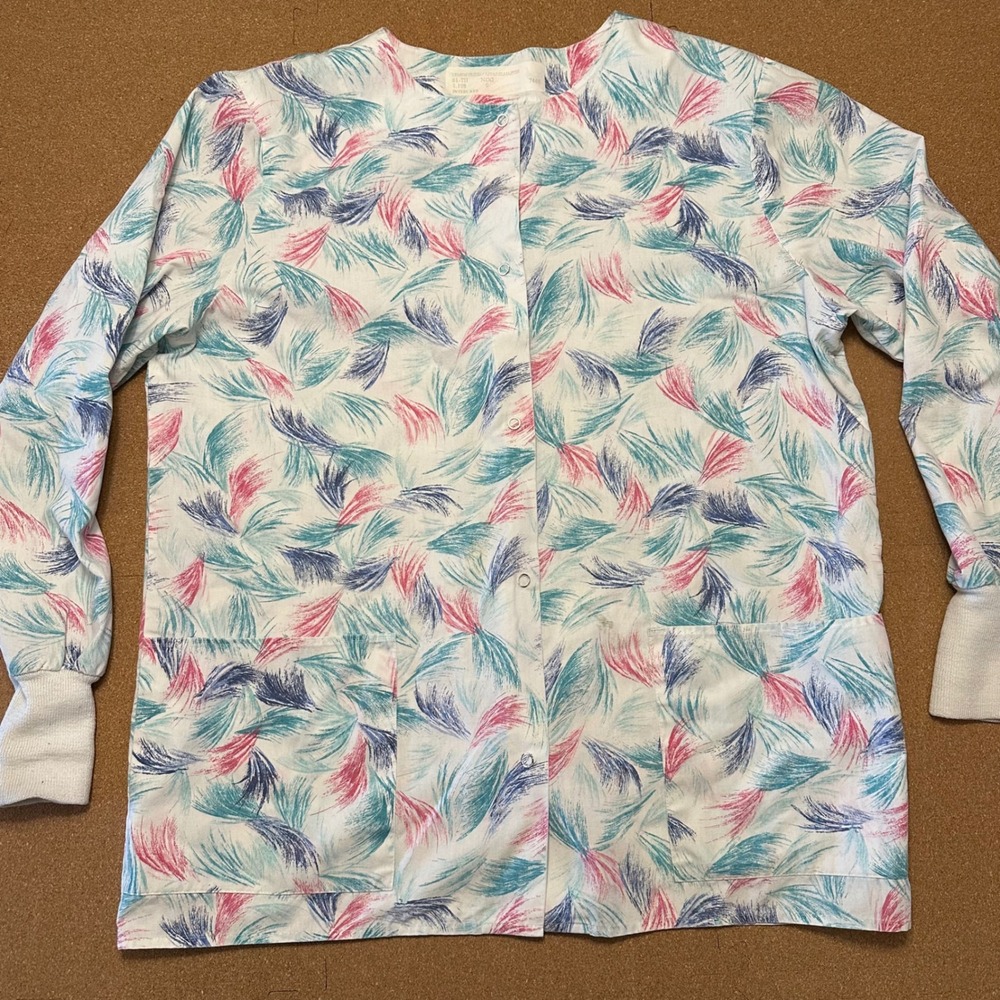 Crest Scrub Jacket Women Medium White Pink Teal Abstract Feather Snap Front USA